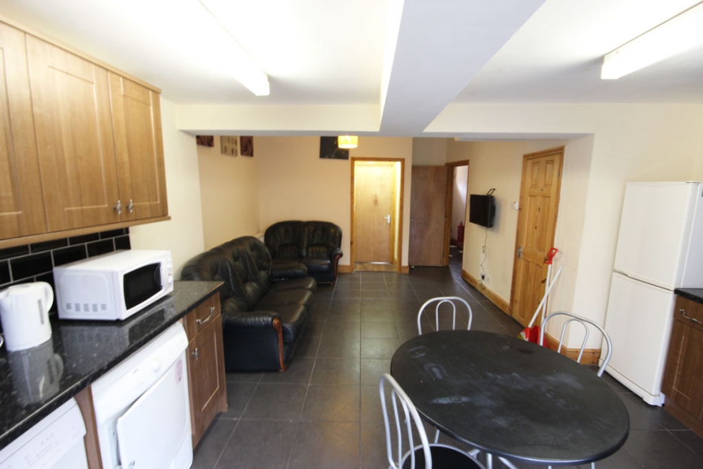 Adelaide Road, E10 Property Trend